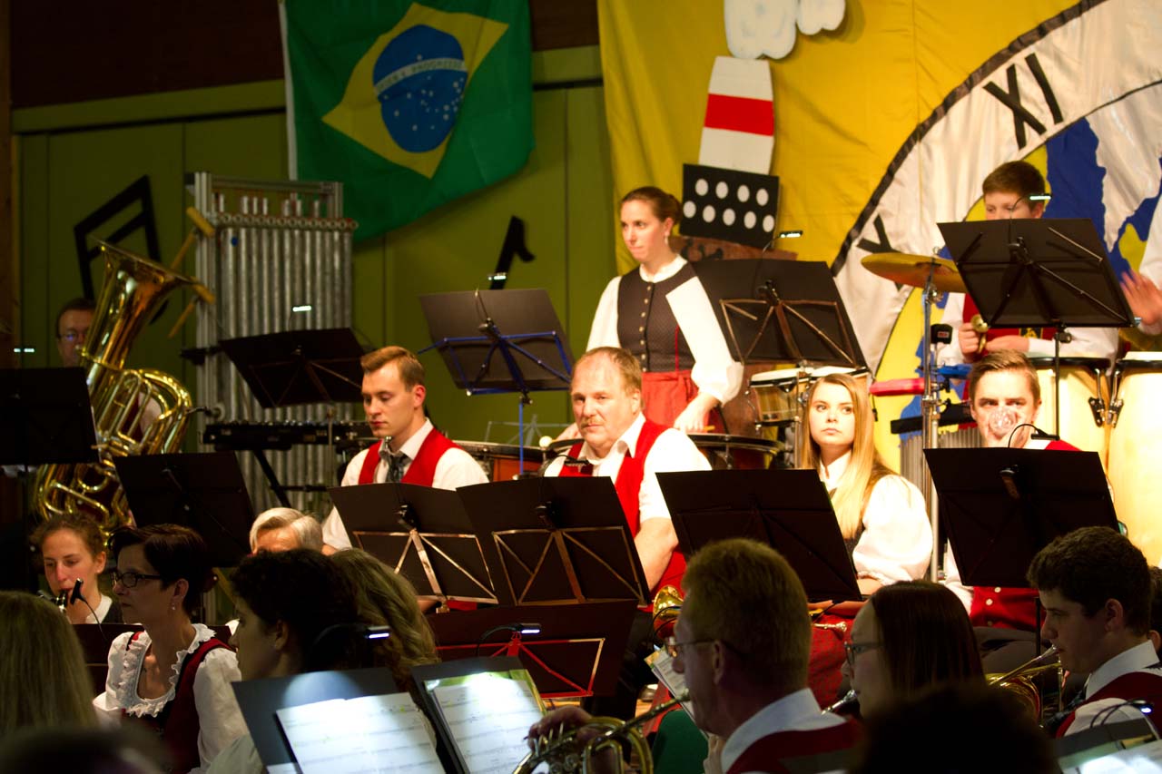 colors-music-2016_38_20160510_1636356462